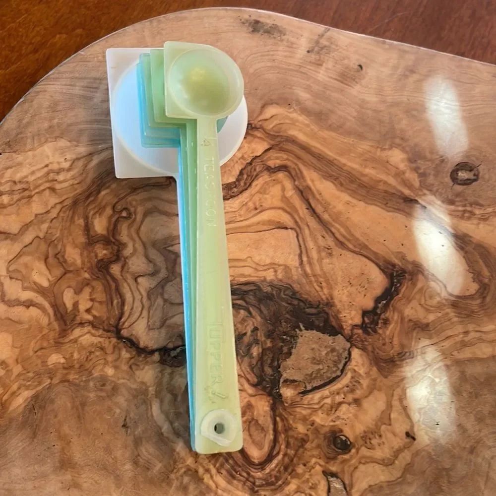 Vintage Tupperware Measuring Spoons - Picture 6 of 7